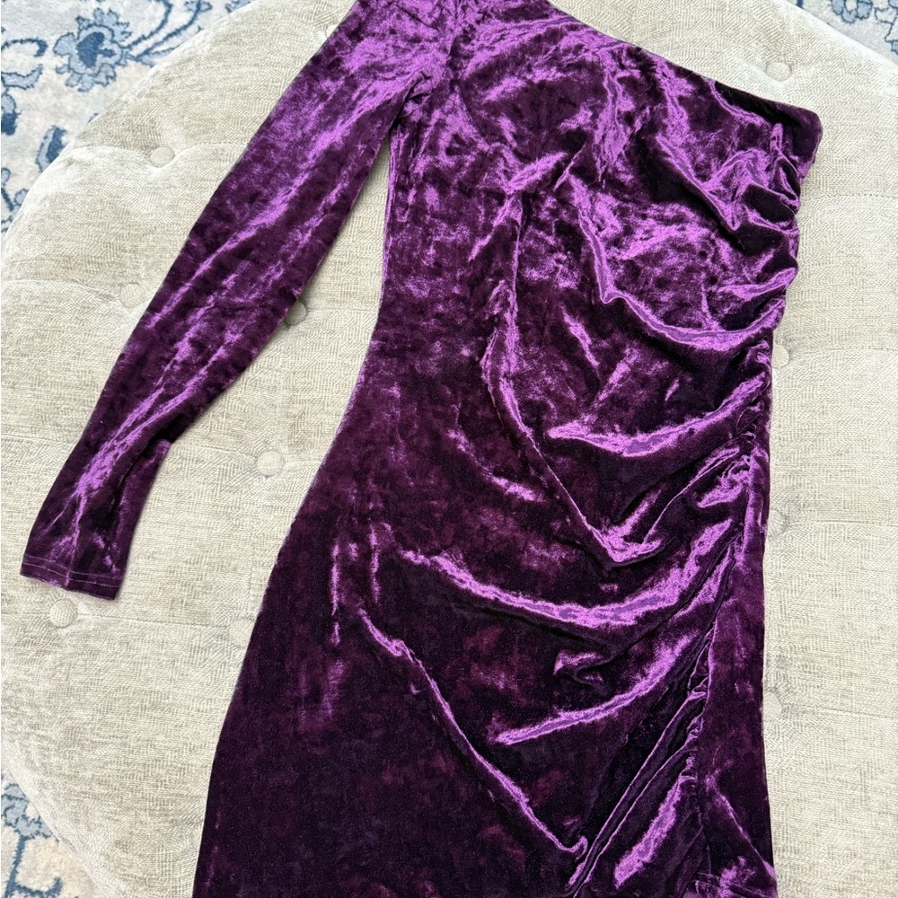 LULUS NWT Muse Moment Purple Crushed Velvet One Shoulder Long Sleeve Mini Dress - Picture 6 of 12